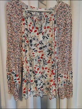 DR2 Cream Floral Tie-Neck Top with Red & Navy  Accents